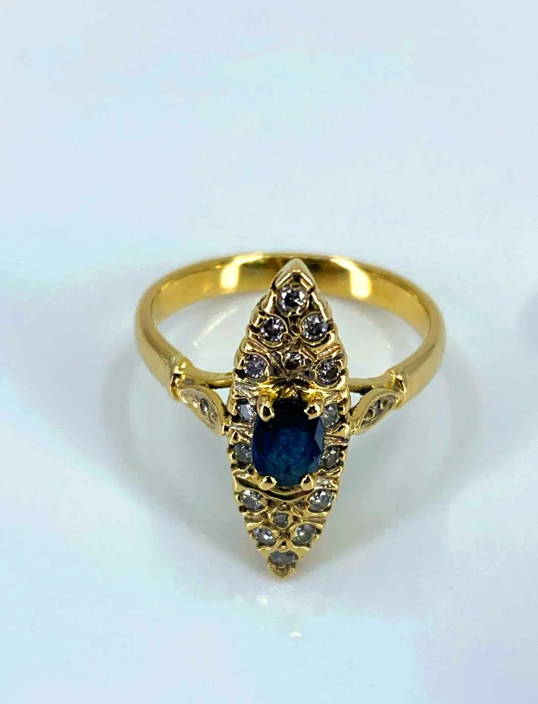 Bague Marquise Or Jaune, Saphir & Diamants