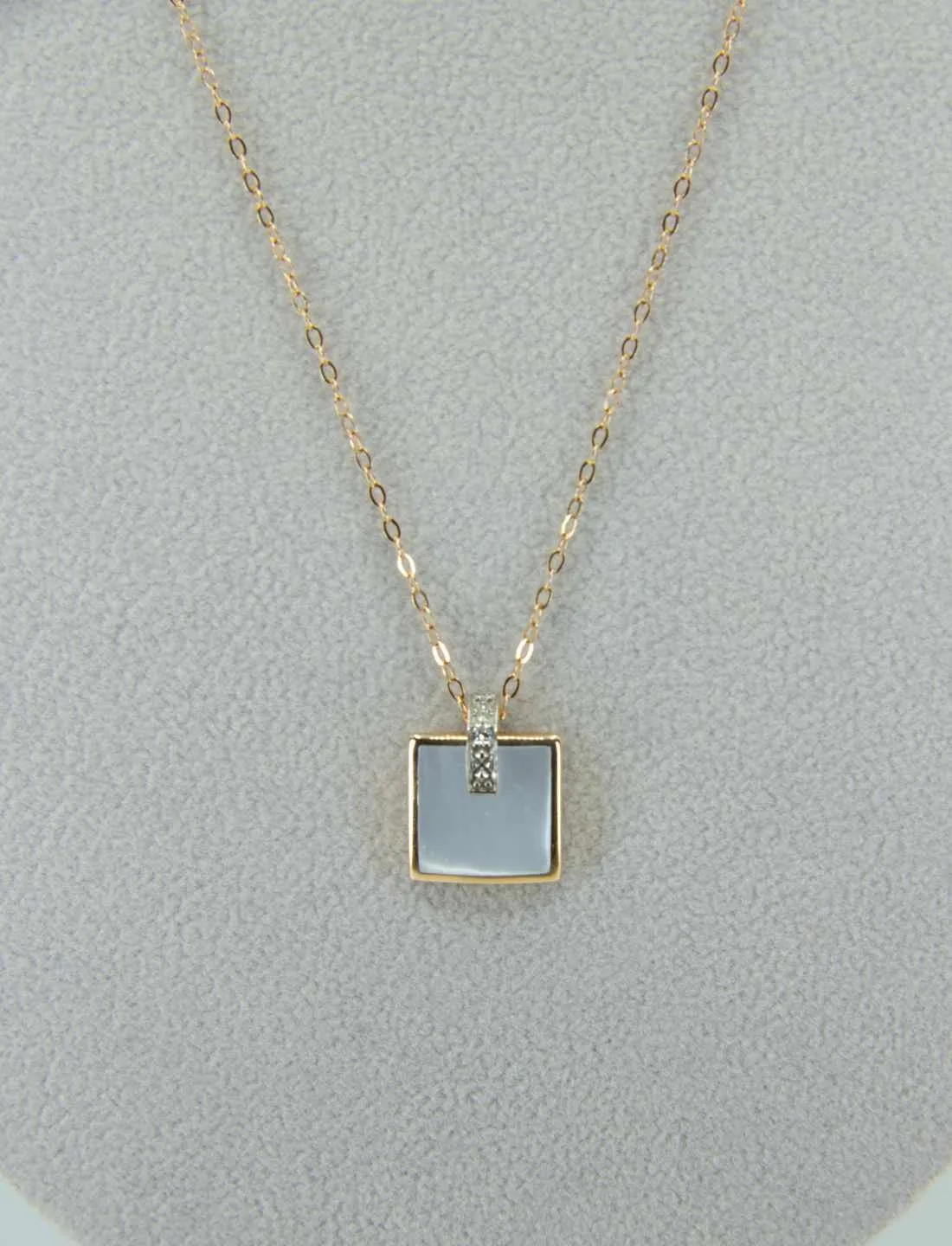 Collier Or Rose Pendentif Nacre & Diamants