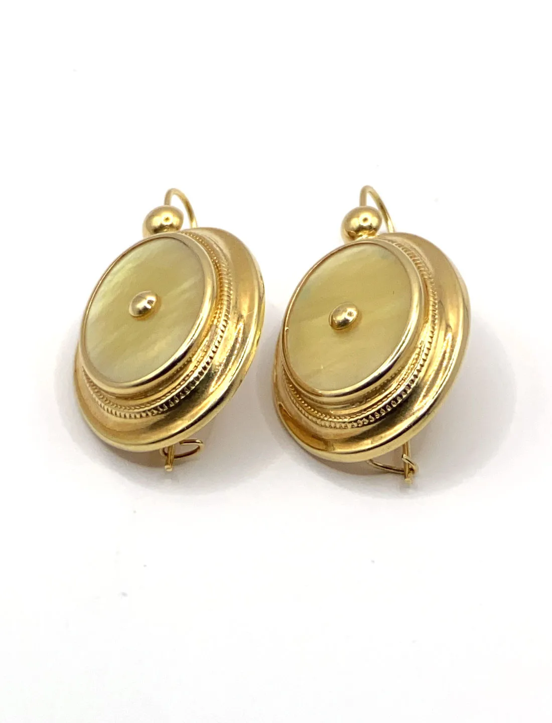 Boucles d'oreilles or et nacre style antillais