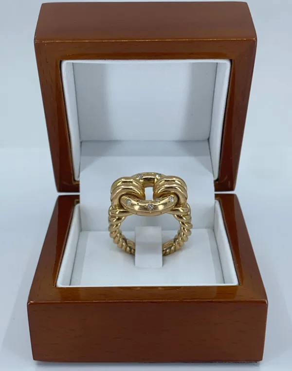 Bague or jaune et diamants