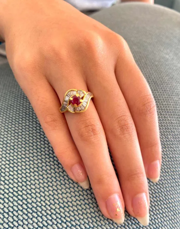 Bague Jupe Or Jaune, Diamants & Rubis
