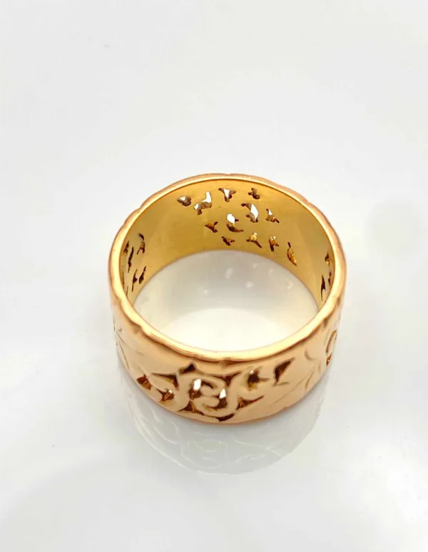 Bague ciselée en or 18 carats