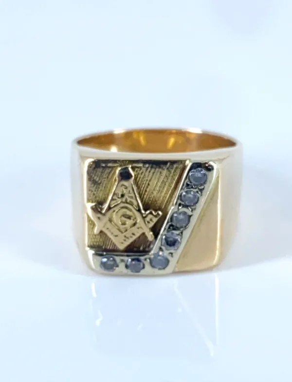 Bague chevalière vintage en or jaune et diamants