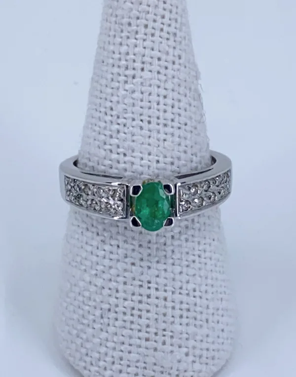 Bague Or Blanc, Emeraude & Diamants