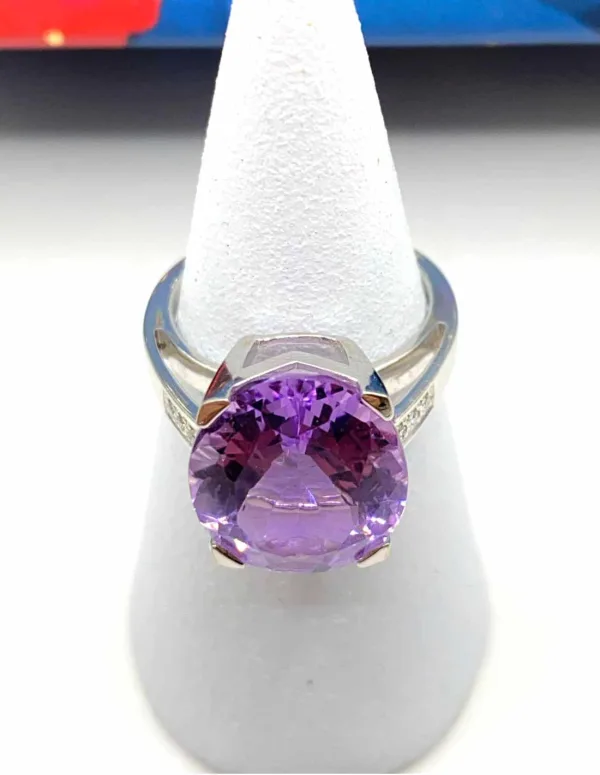 MAUBOUSSIN - Bague Or blanc Améthyste et Diamants