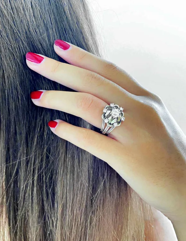 Bague vintage or gris, platine et diamants