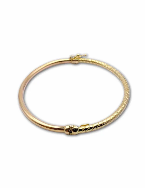 Bracelet Jonc Ovale Gravé et Ouvrant en Or 18K