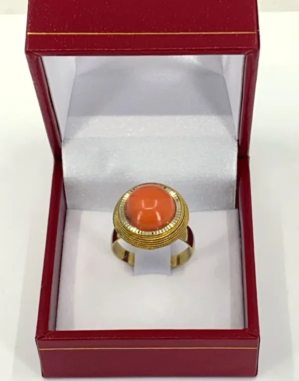 Bague Vintage Or Jaune & Cabochon Corail