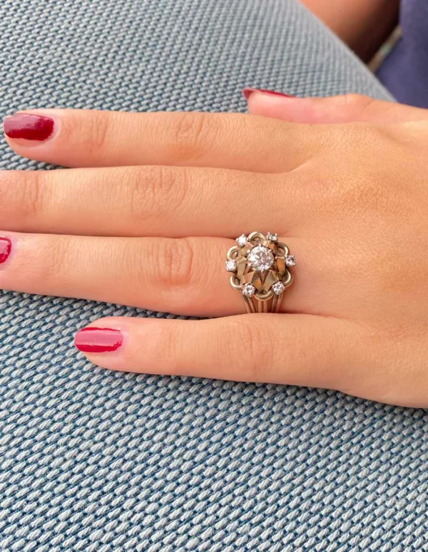 Bague vintage or gris, platine et diamants