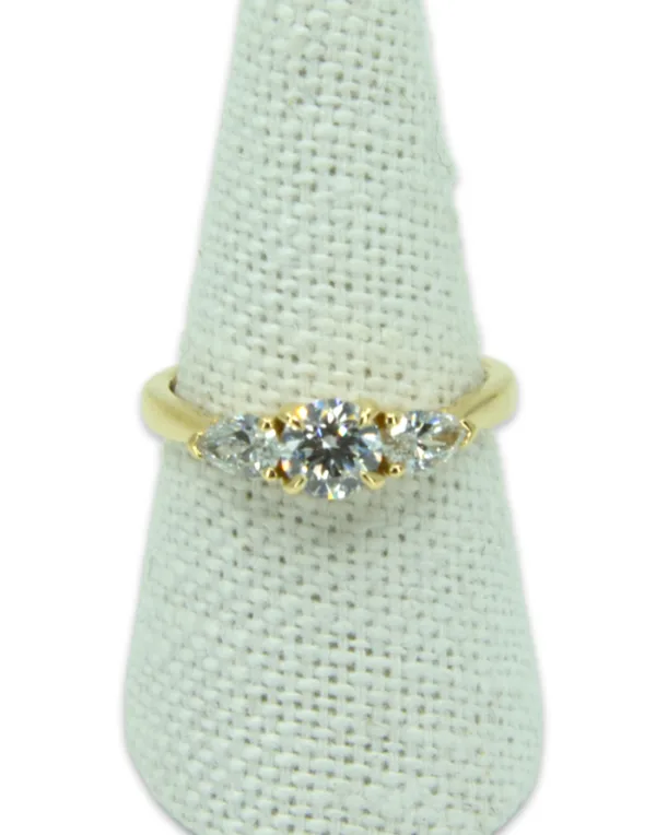 Bague Fiancailles Solitaire Epaulé