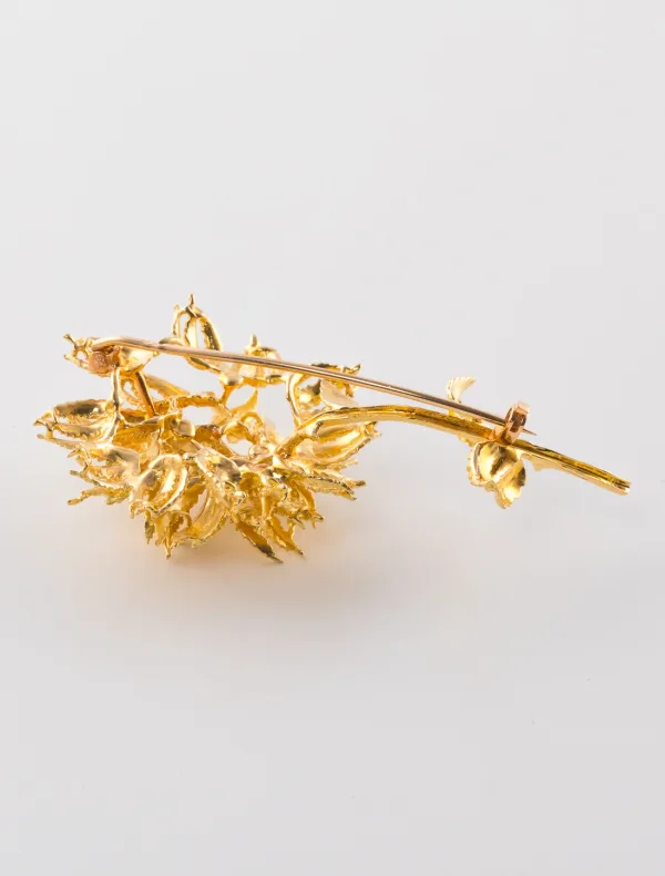 Broche en or jaune en forme de fleur