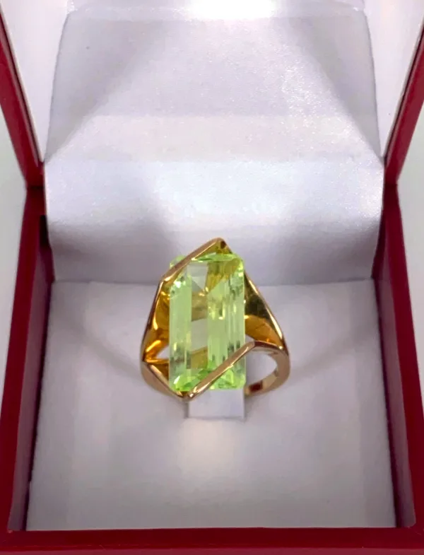 Bague Design Or Jaune & Spinelle Verte
