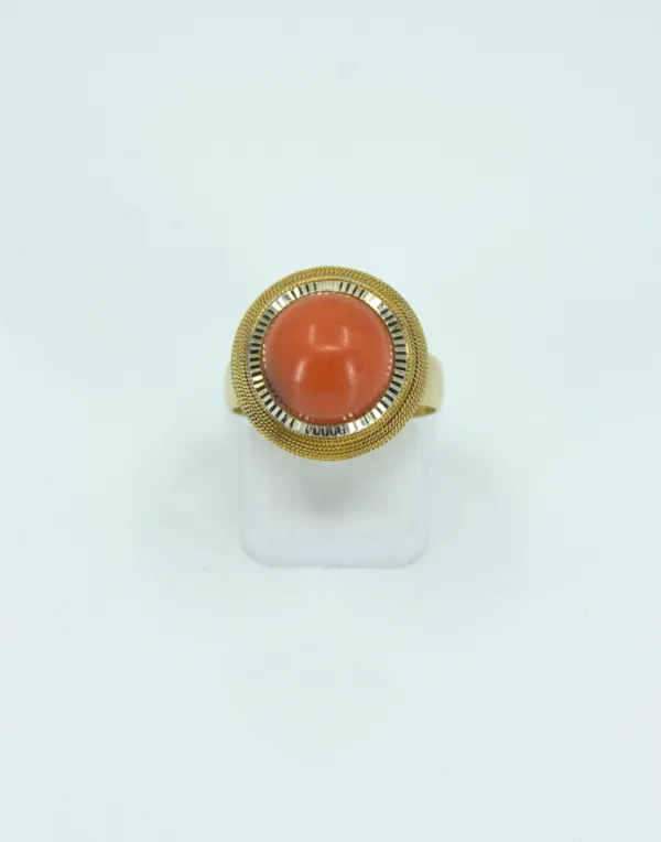Bague Vintage Or Jaune & Cabochon Corail