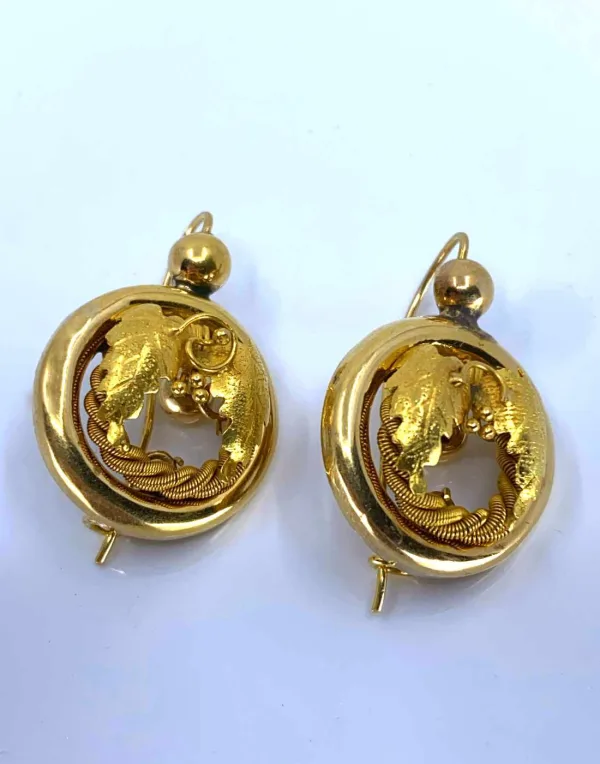 Boucles d'Oreilles Créoles Chenilles Vintage en Or Jaune