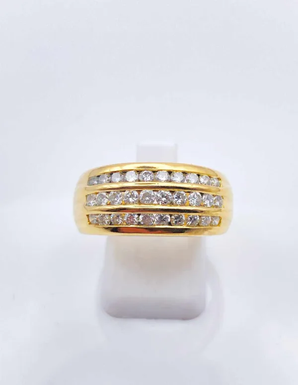 Bague or jaune avec 3 rangs de 10 diamants