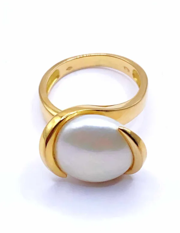 Bague Or Jaune 18K & Bouton Nacre Naturelle