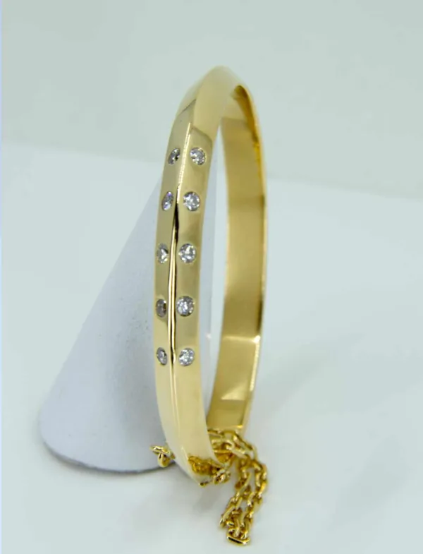 Bracelet Demi-Jonc Ovale Ouvrant Or Jaune & Diamants