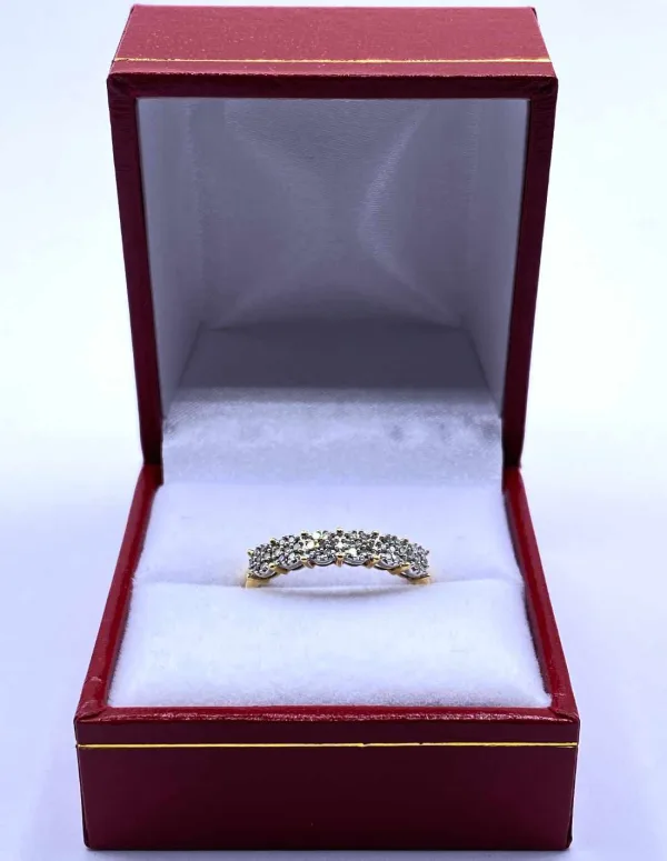 Bague alliance en or jaune, or blanc et diamants