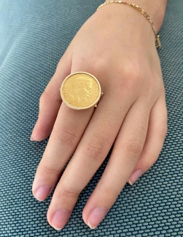 Bague vintage en or jaune avec pièce 20 francs