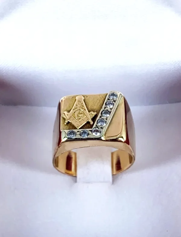 Bague chevalière vintage en or jaune et diamants
