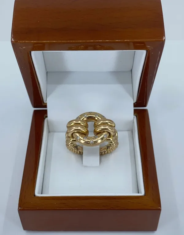 Bague or jaune et diamants