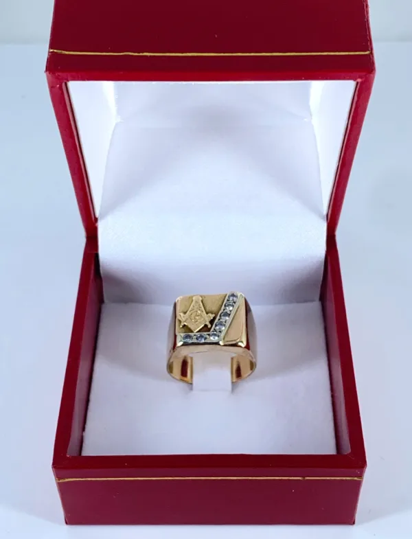 Bague chevalière vintage en or jaune et diamants