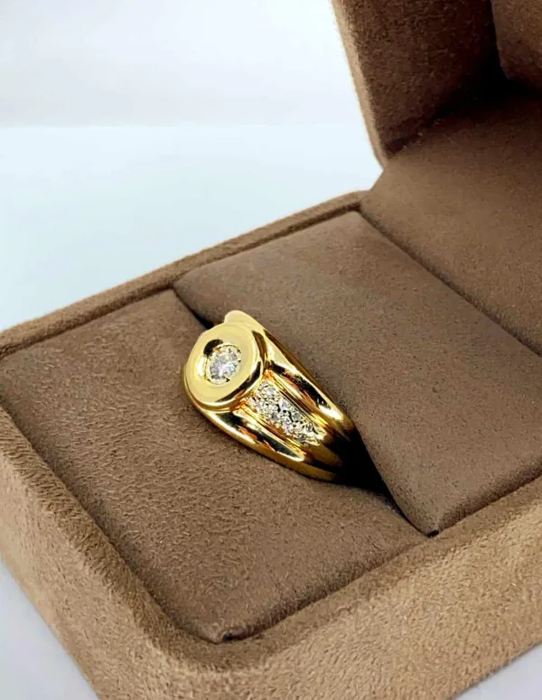 Bague en or jaune (18 carats) et diamants