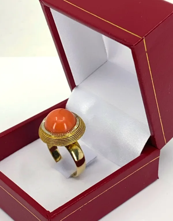 Bague Vintage Or Jaune & Cabochon Corail