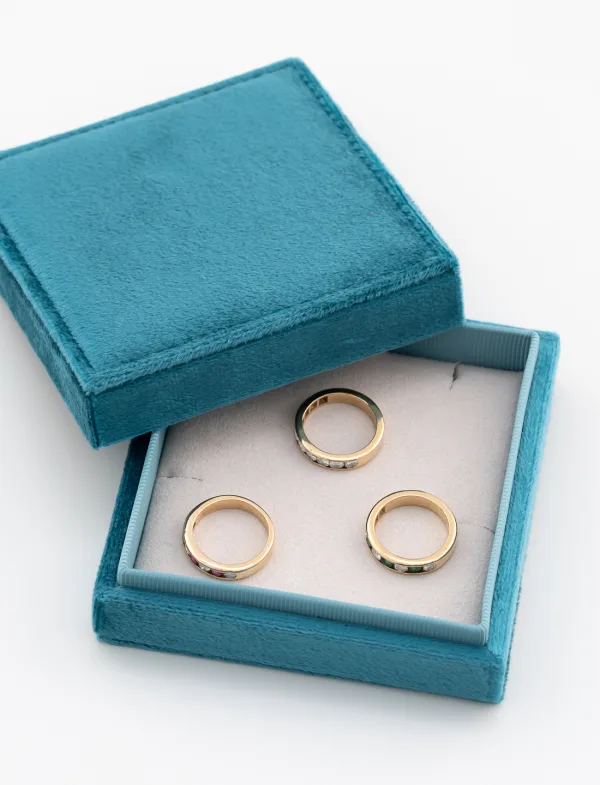 3 bagues Emeraudes, Rubis, Diamants