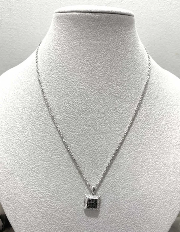 Pendentif Or Blanc Pavé Diamants Noirs et Blancs