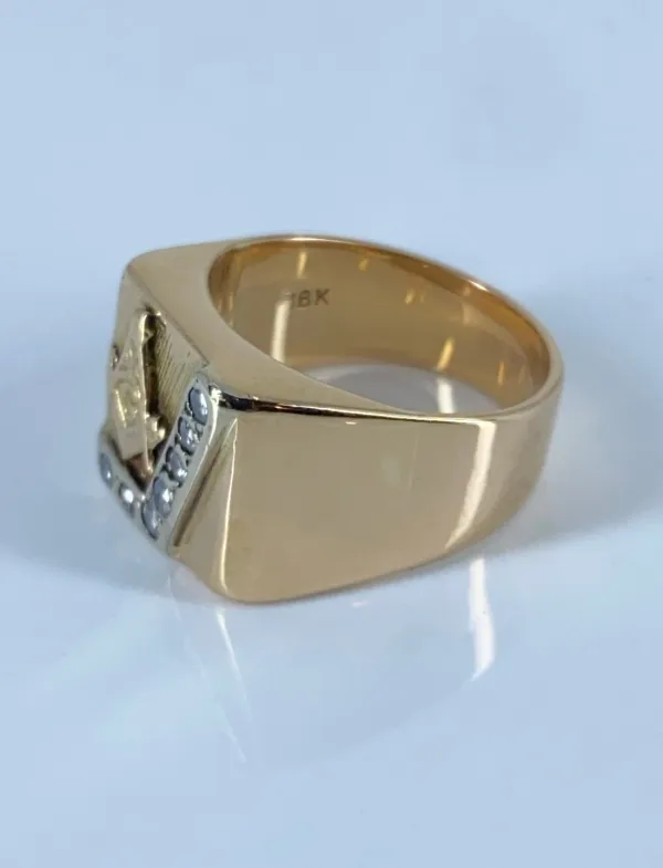Bague chevalière vintage en or jaune et diamants