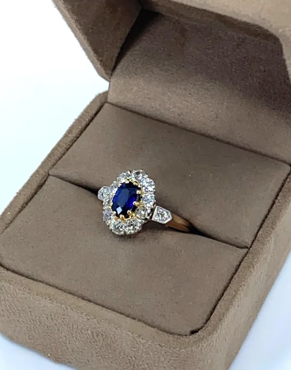 Bague pompadour saphir et diamants