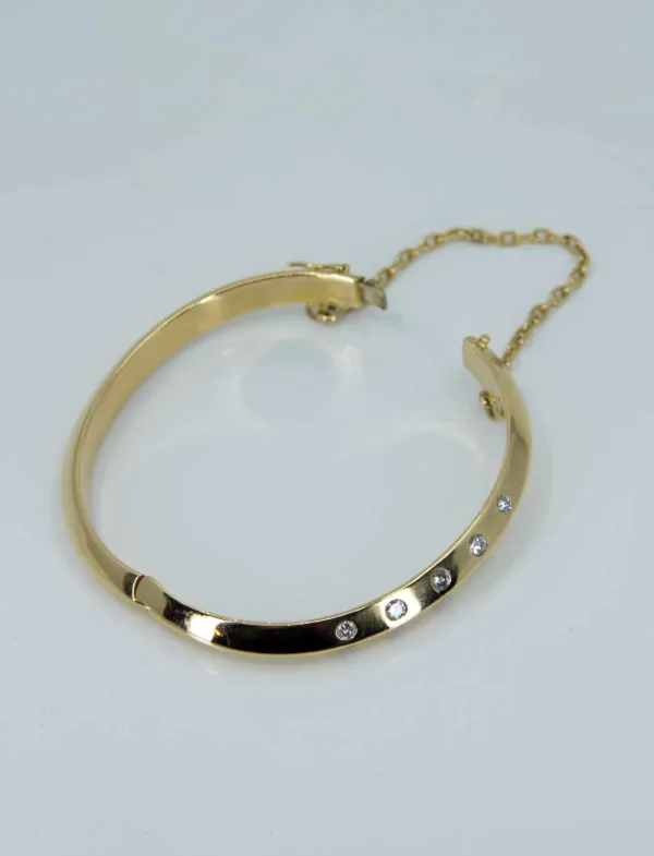 Bracelet Demi-Jonc Ovale Ouvrant Or Jaune & Diamants