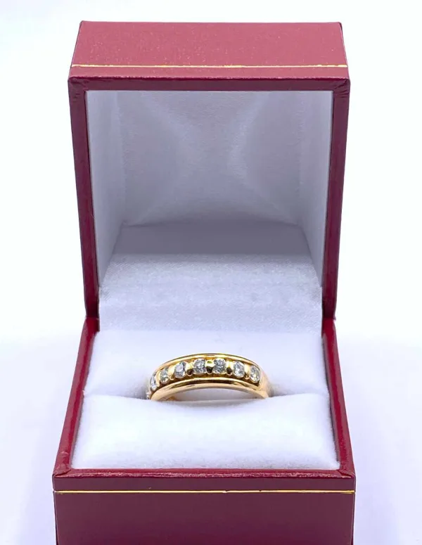 Bague demi-alliance en or jaune & diamants