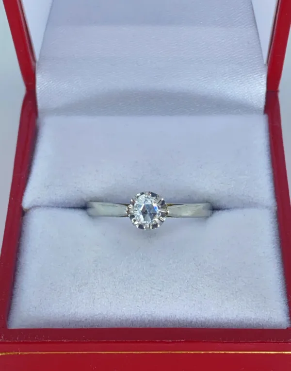 Bague solitaire vintage en or blanc et platine