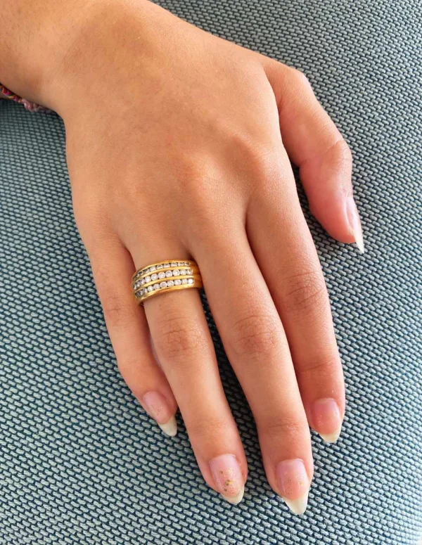 Bague or jaune avec 3 rangs de 10 diamants