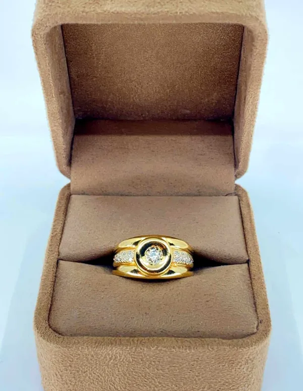 Bague en or jaune (18 carats) et diamants