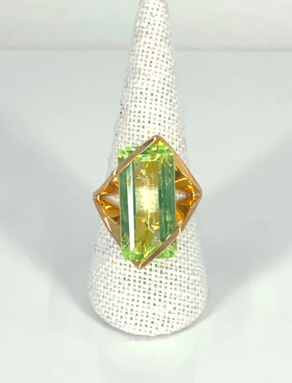 Bague Design Or Jaune & Spinelle Verte